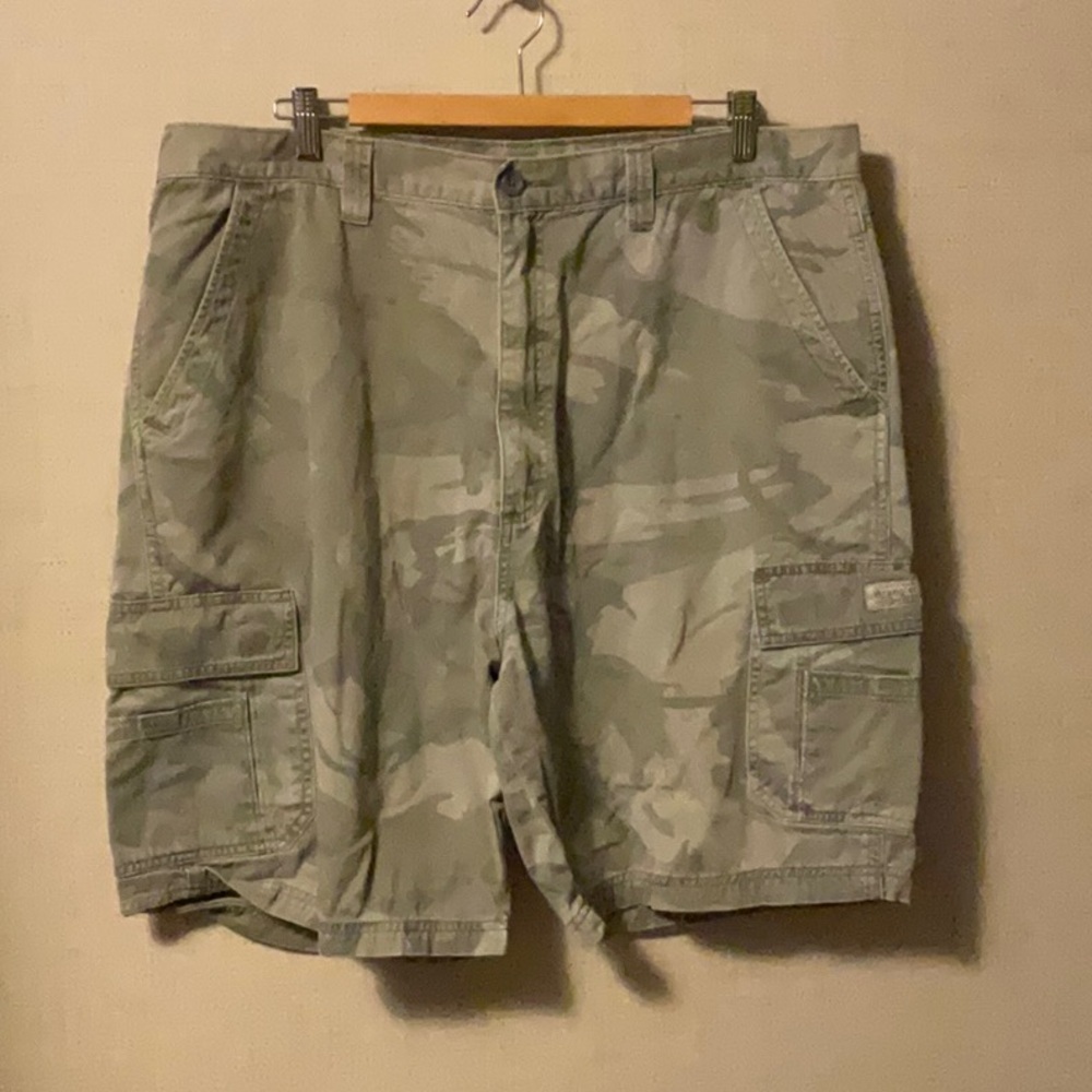 Wrangler Green Cargo Shorts with Relaxed Fit